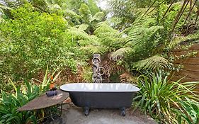 Boutique Country Retreat -Outdoor Bath